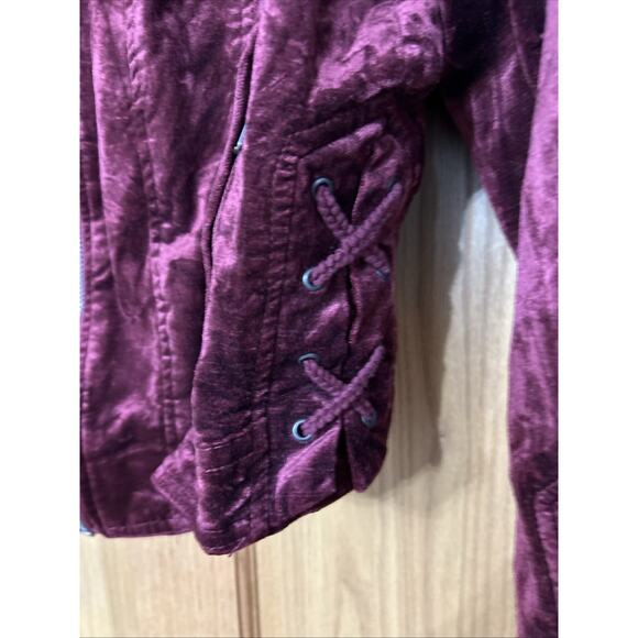Torrid Velvet Moto Jacket Burgundy Red Zip Up Fairy Goth Mock Neck Size 0 - Picture 3 of 9